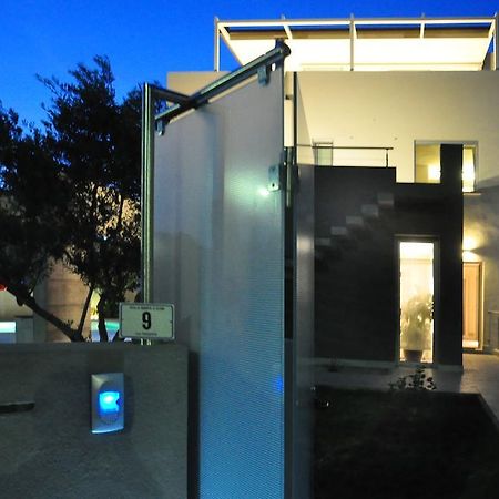 Bed and Breakfast Art House Quartu - Margine Rosso Quartu SantʼElena Exterior foto
