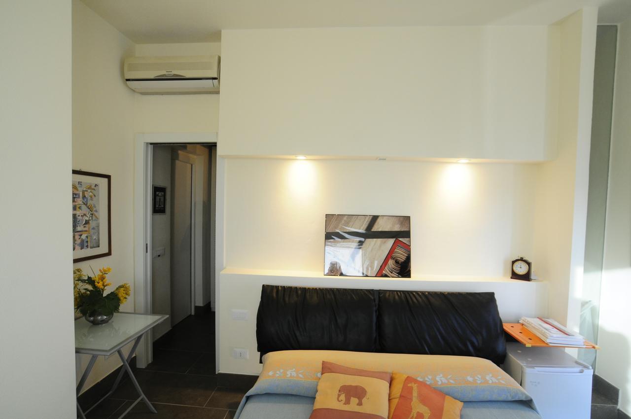 Bed and Breakfast Art House Quartu - Margine Rosso Quartu SantʼElena Exterior foto